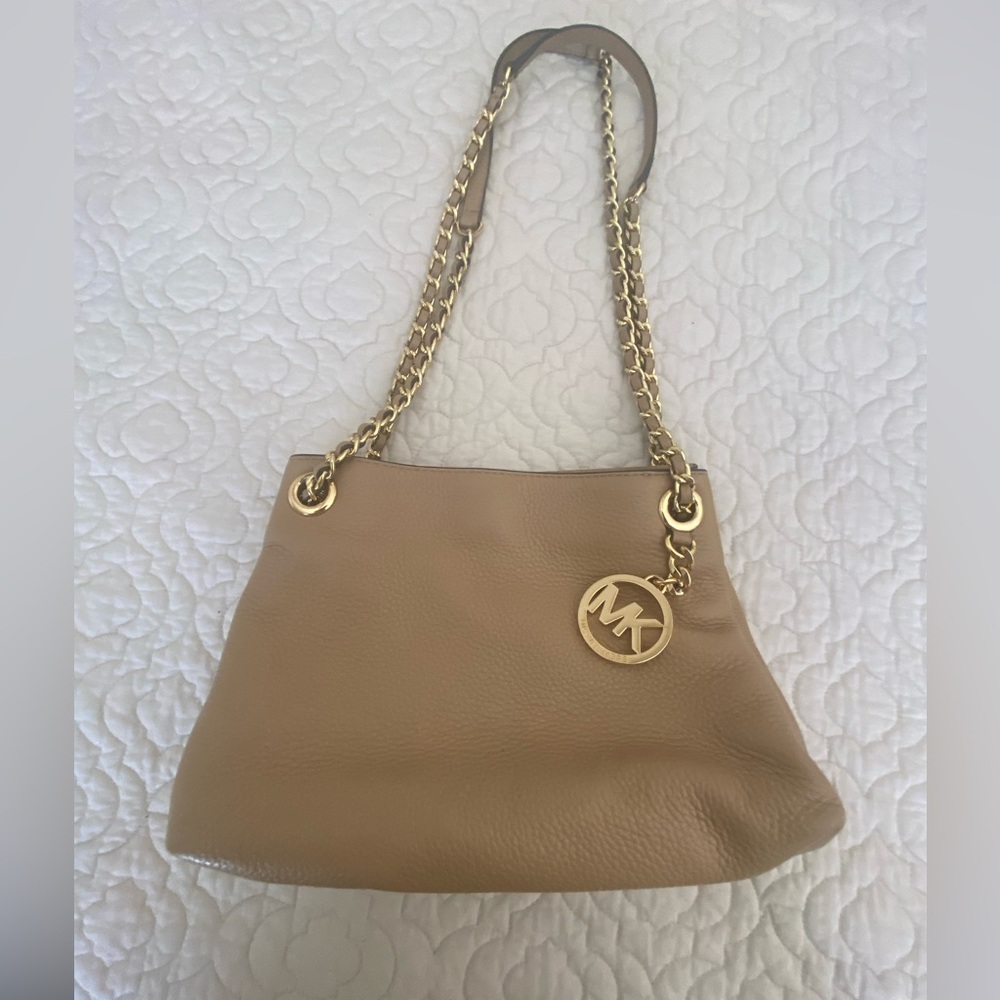 MICHAEL Michael Kors Tan Leather Shoulder Bag with Gold Hardware